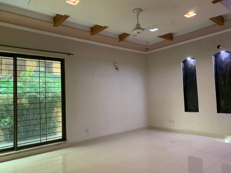 01 Kanal Beautiful House Modern Design House For Rent In DHA Phase 4 Lahore. About The Property 5