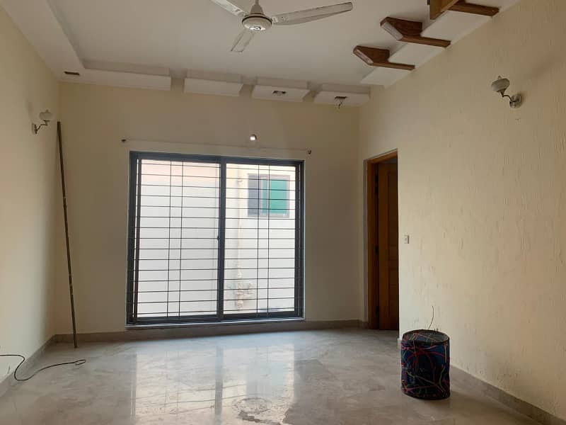 01 Kanal Beautiful House Modern Design House For Rent In DHA Phase 4 Lahore. About The Property 12