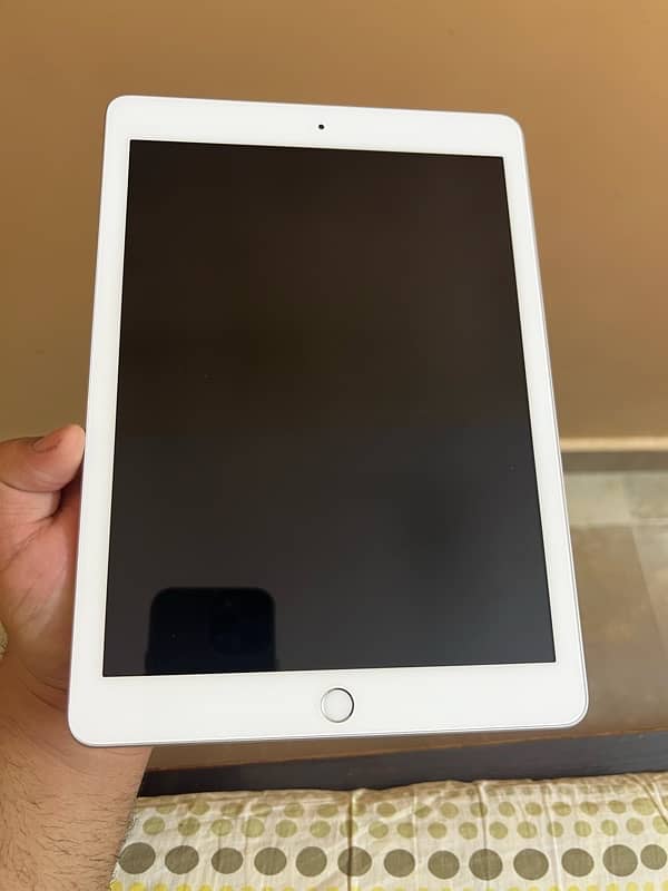 Apple Ipad 6th Generation 32Gb 1