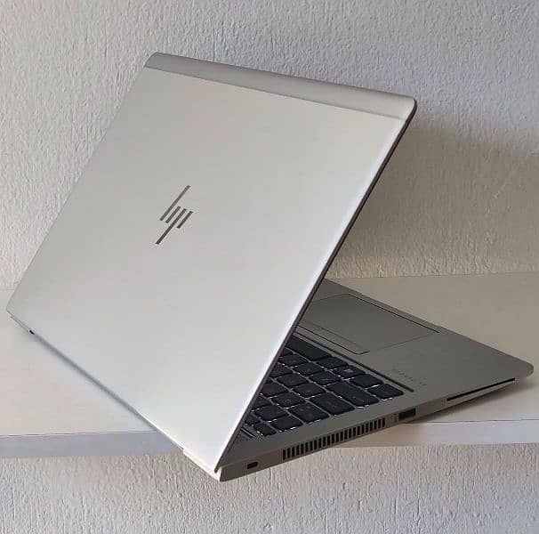 HP ELITEBOOK 830 G5 Core i7 8th Generation 1