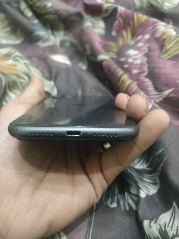 iPhone 11 64GB JV 3