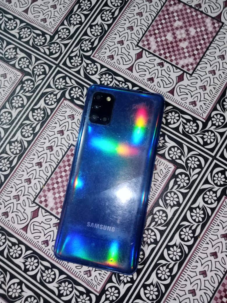 Samsung a31 with box 1