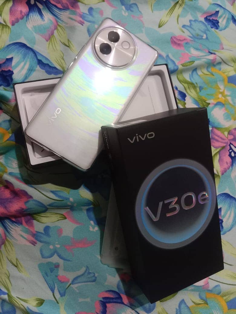 vivo V30e available for sale 1