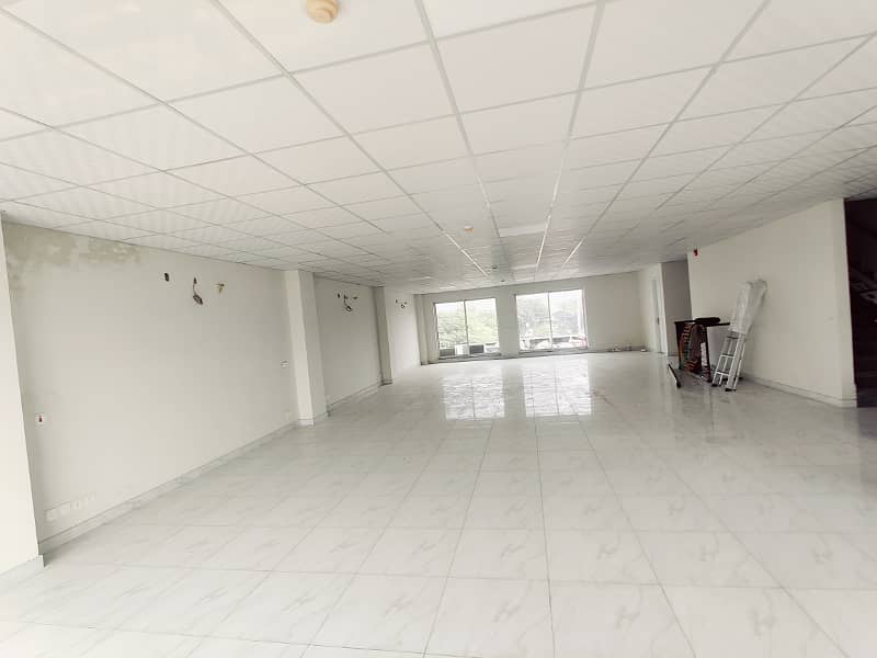 12 Marla Commercial Plaza 3 Floor Ideal For Bank Multinational Company IT Office 3