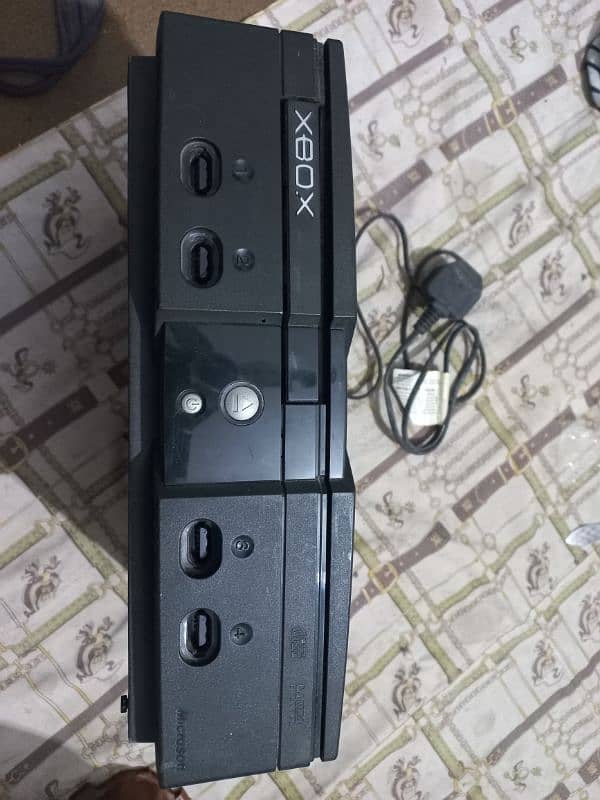 X BOX 1st generation gaming console 4