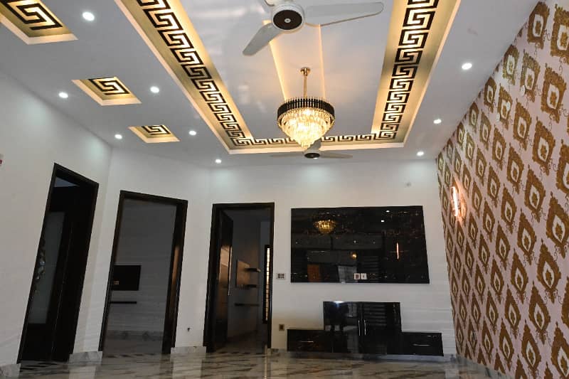 10 Marla Brand New House For Sale In Bahria Town Lahore 9