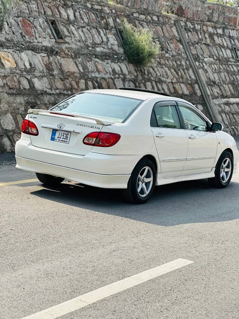 Toyota Corolla Altis 2005 16