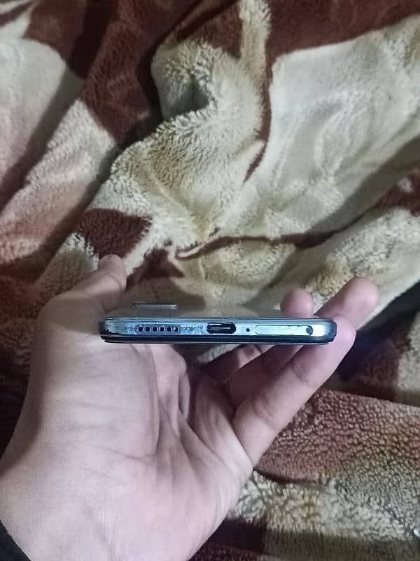 vivo V21 8+4 Gb 128Gb with original charger and box. . . . . 11