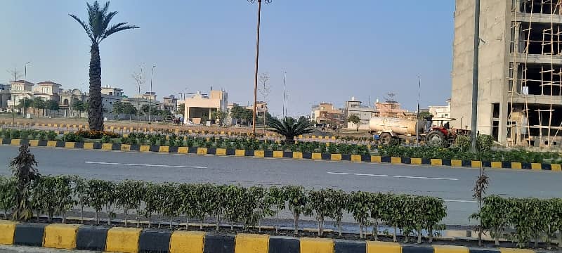 Prime Location Residential Plot For Grabs In 5 Marla Lahore 5