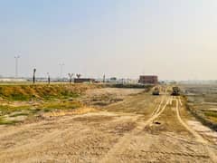 10 Marla Residential Plot Available. For Sale In Park View City Lahore