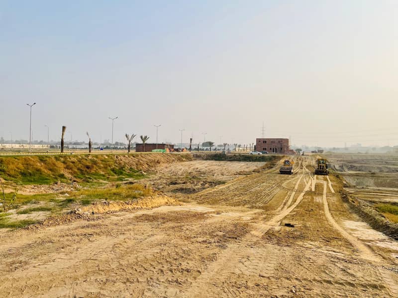 10 Marla Residential Plot Available. For Sale In Park View City Lahore 0