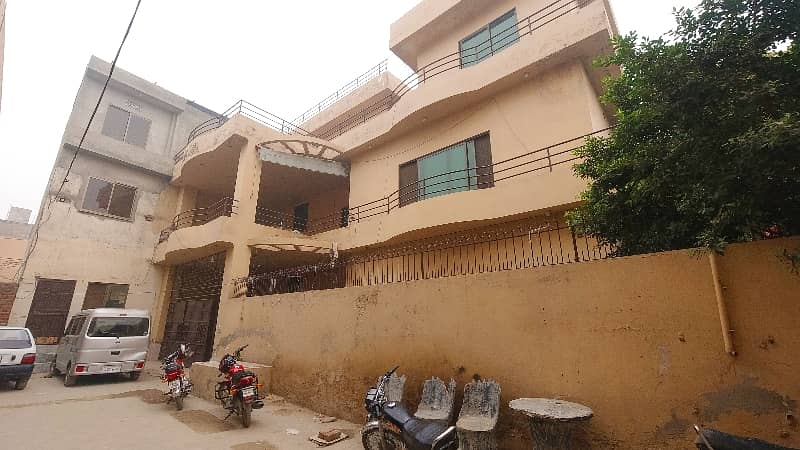 Triple Storey 15 Marla House Available In Ghazi Road For Rent 1