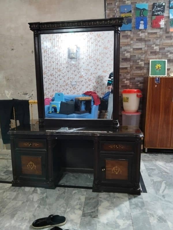 Dressing Table For Sale 0