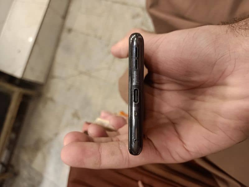 one plus 11R condition saf hai 16/256 3