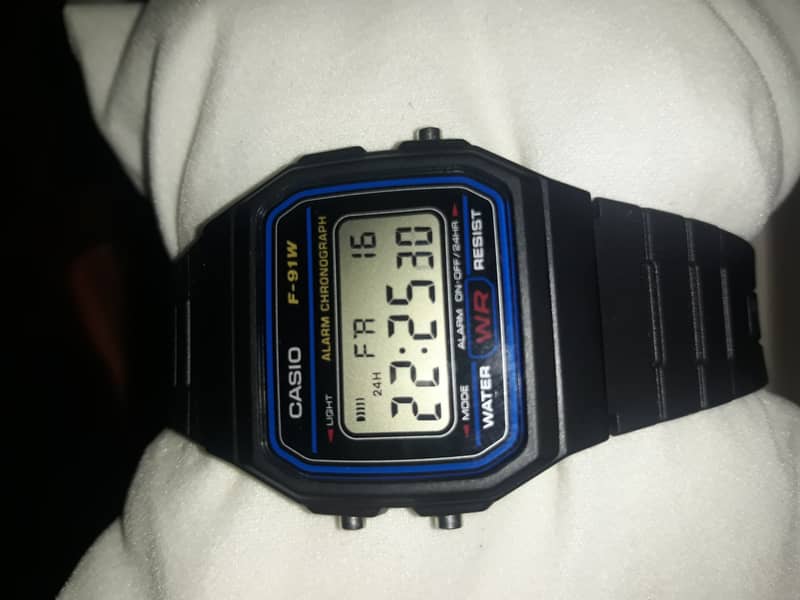 Genuine unisex Casio watch 2