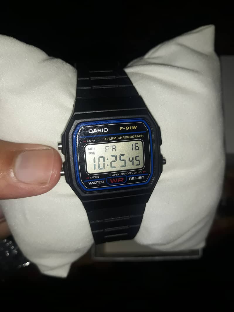 Genuine unisex Casio watch 3