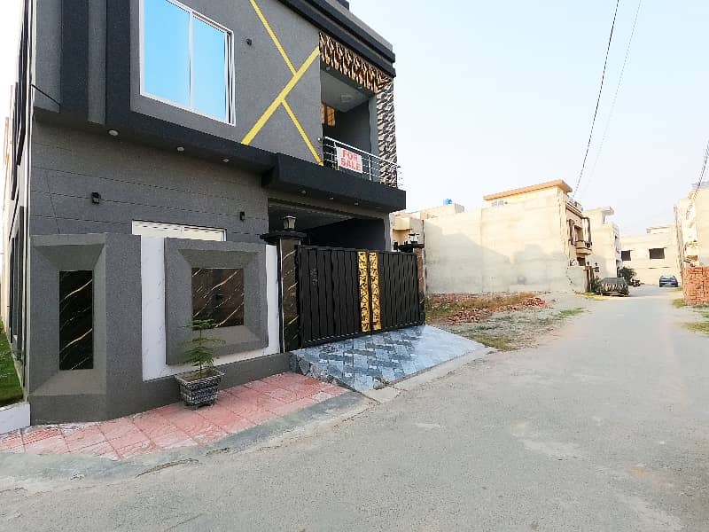 OUTSTANDING 5 MARLA BRAND NEW CORNER HOUSE FOR SALE IN NASHEMAN IQBAL PHASE2 B2 2