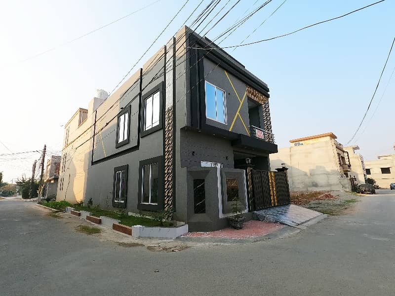 OUTSTANDING 5 MARLA BRAND NEW CORNER HOUSE FOR SALE IN NASHEMAN IQBAL PHASE2 B2 4