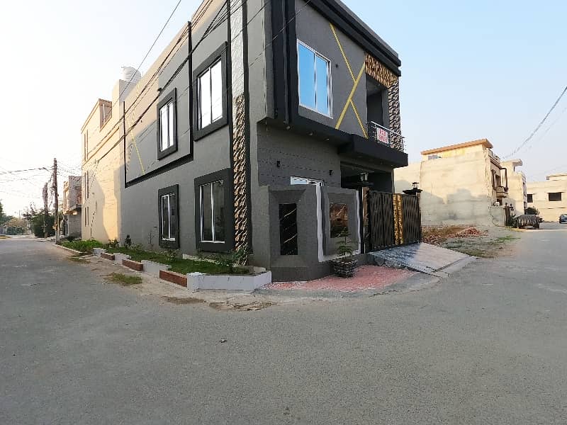 OUTSTANDING 5 MARLA BRAND NEW CORNER HOUSE FOR SALE IN NASHEMAN IQBAL PHASE2 B2 5