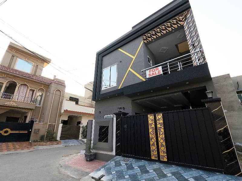 OUTSTANDING 5 MARLA BRAND NEW CORNER HOUSE FOR SALE IN NASHEMAN IQBAL PHASE2 B2 8