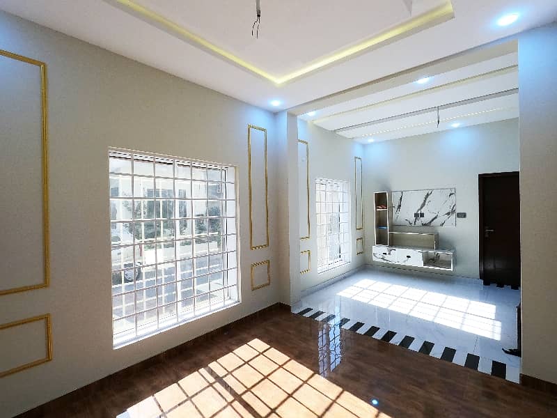 OUTSTANDING 5 MARLA BRAND NEW CORNER HOUSE FOR SALE IN NASHEMAN IQBAL PHASE2 B2 13