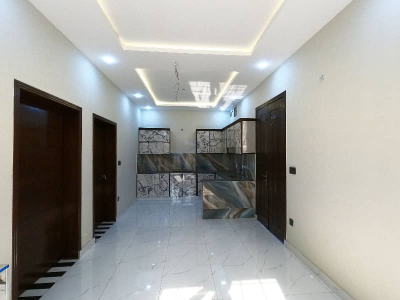 OUTSTANDING 5 MARLA BRAND NEW CORNER HOUSE FOR SALE IN NASHEMAN IQBAL PHASE2 B2 35