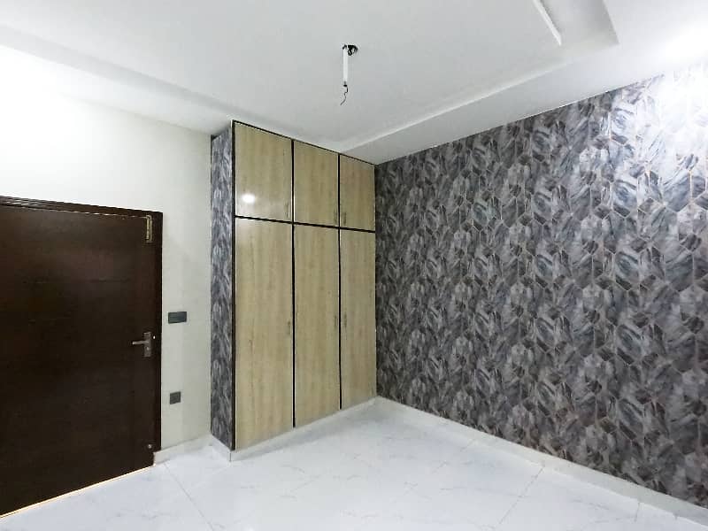 OUTSTANDING 5 MARLA BRAND NEW CORNER HOUSE FOR SALE IN NASHEMAN IQBAL PHASE2 B2 37