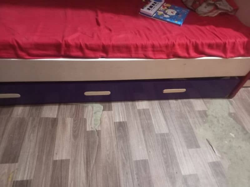 bunkbed king size hai urgent sale with out mattress 3