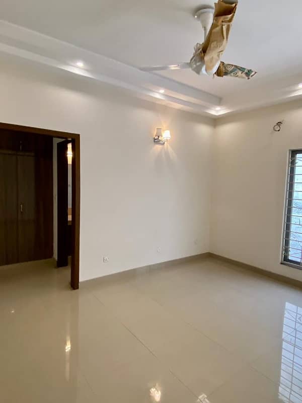 Big Discount On Gulberg 3 Beds Brand New Apartment Is Available For Quick Sale. 3