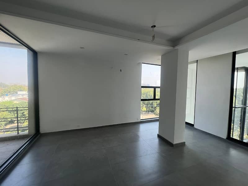 Big Discount On Gulberg 3 Beds Brand New Apartment Is Available For Quick Sale. 4