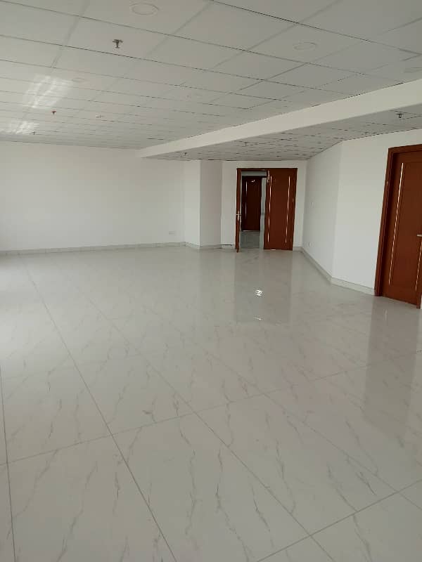 Gulberg 1350 Sqft Brand new Office is available for Rent. 0