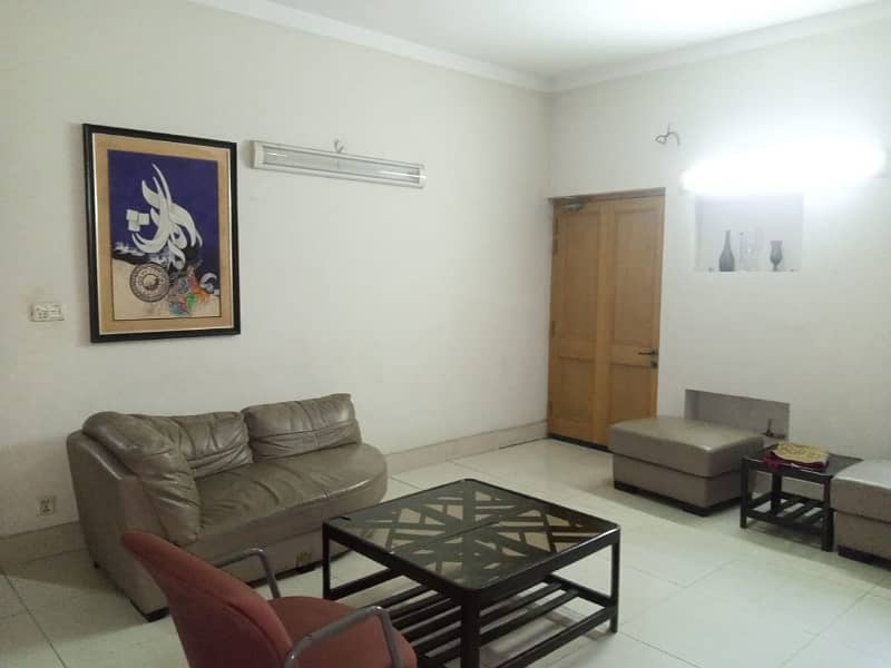 Gulberg One Kanal House Is Available For Sale. 5