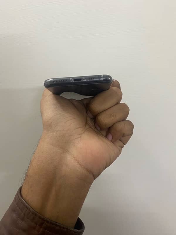 iPhone 11 Pro pta approved 4