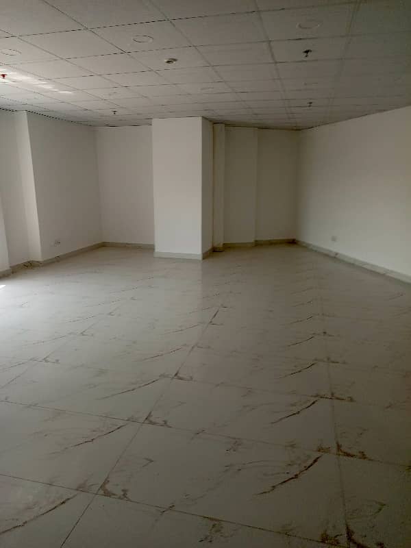 Gulberg 1125 Sqft Brand New Office Space Is Available On Rent. 4