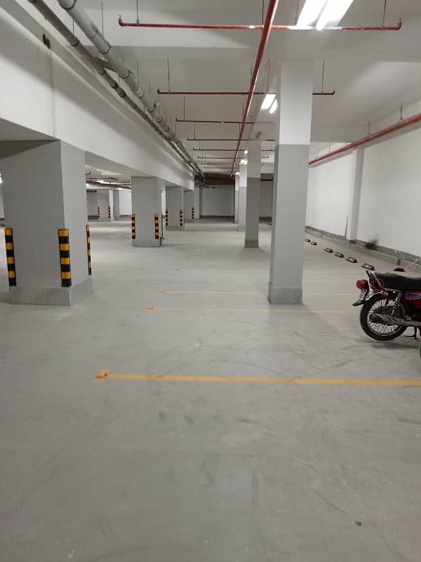 Gulberg 1125 Sqft Brand New Office Space Is Available On Rent. 8