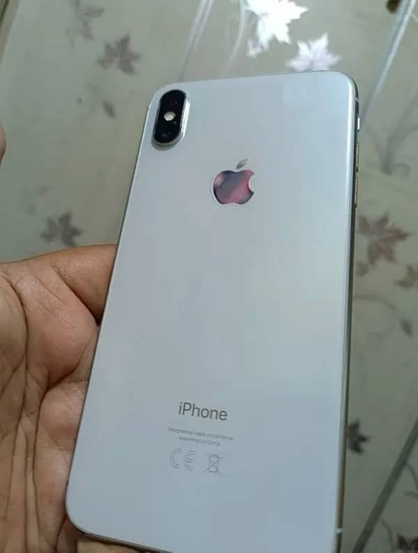 i Phone Xs Max Phone Only Sale 10/10 Condition? 1