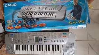 Casio SA 75 with head mic