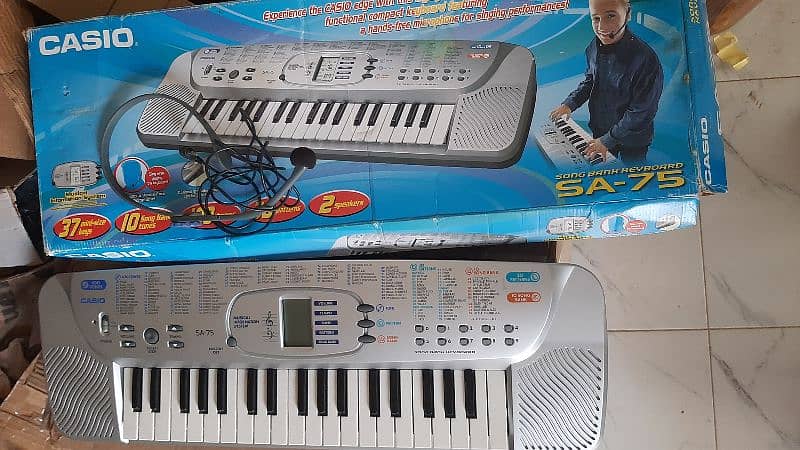 Casio SA 75 with head mic 0