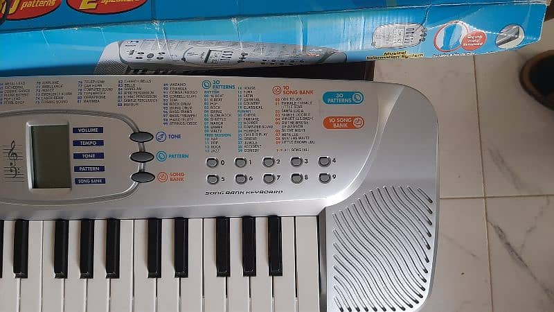 Casio SA 75 with head mic 2