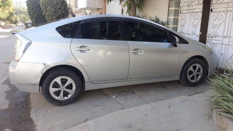 Toyota Prius 2011 3