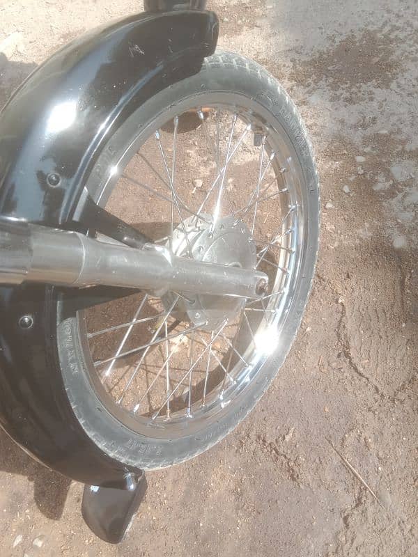 70 bike 10_10 condition bilkul new saman hai 45k demand no time pas 1