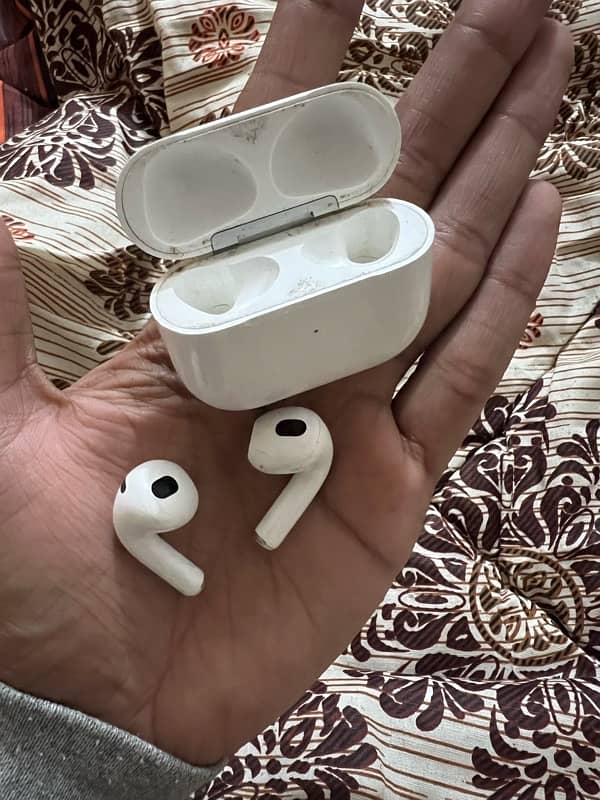 Apple AirPods 3 2