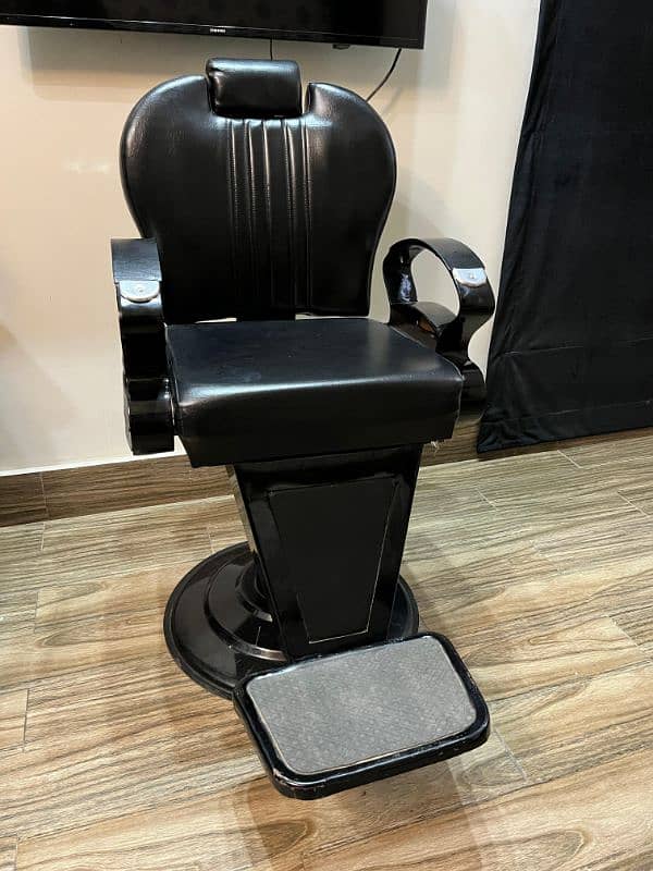 Salon (Makeup Studio) Chair - Like Brand new 1