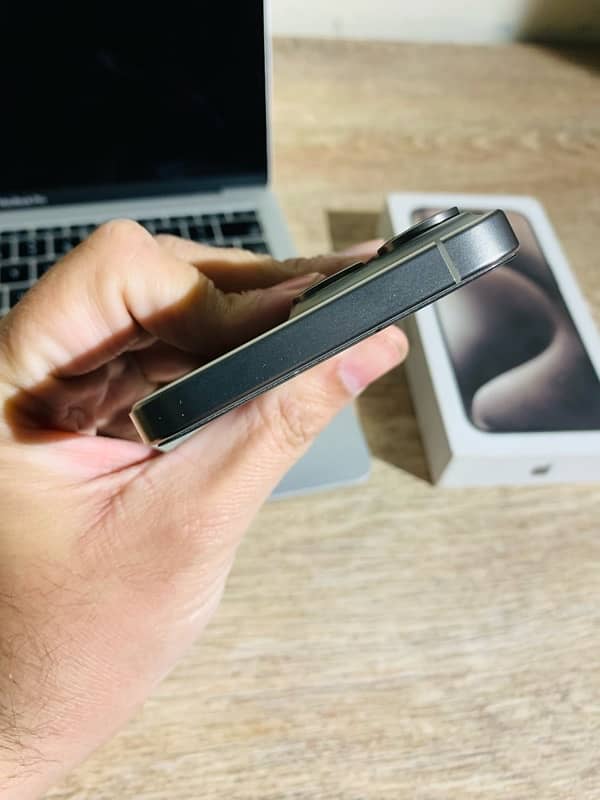 Apppe iPhone 15 Pro Max HK NT 256Gb PTA Apprvd 6