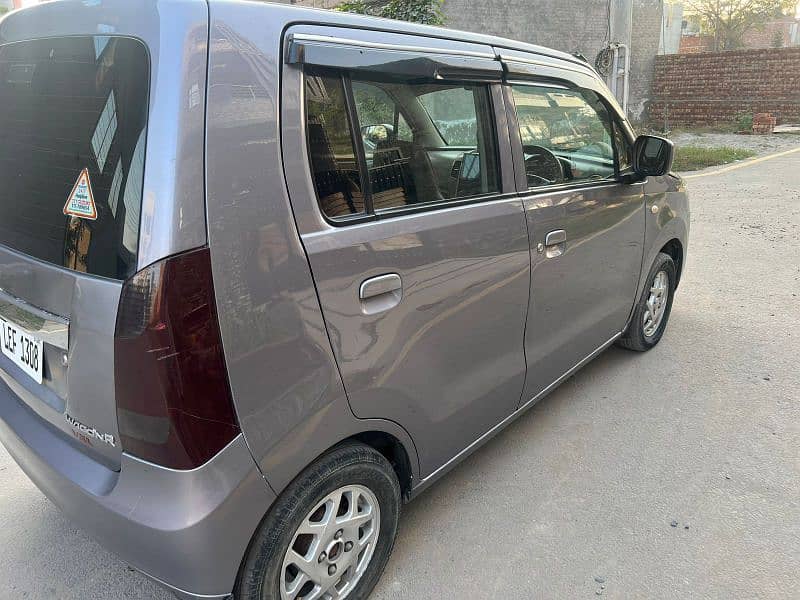 Suzuki Wagon R 2018 9