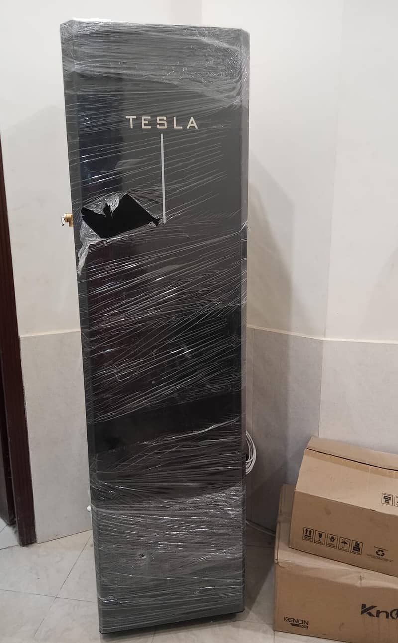 Tesla Smart XGEN 35 55 Gallons Solar Hybrid Geyser with Wifi Iot Based 1