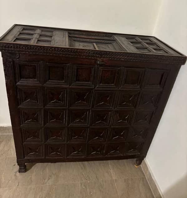 Swati handicraft cabinet 0