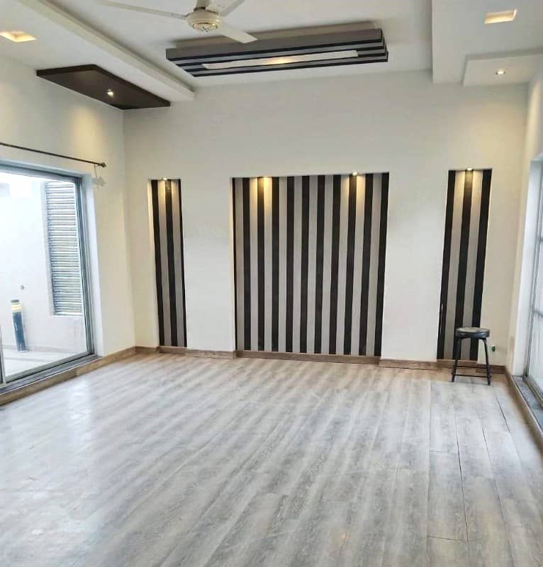 Upper Portion 01 Kanal Modern House For Rent In DHA Phase 2 Block-S Lahore. 6