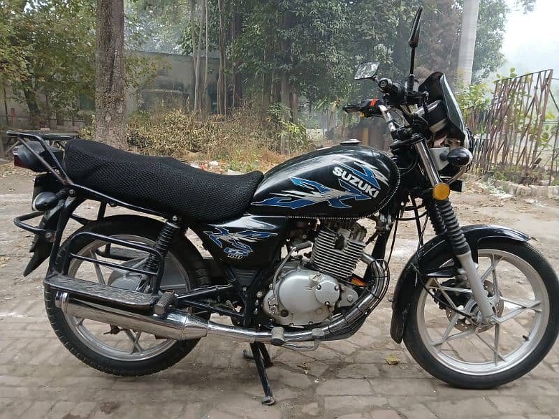 Suzuki GS150 4