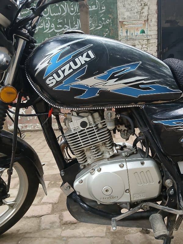 Suzuki GS150 6